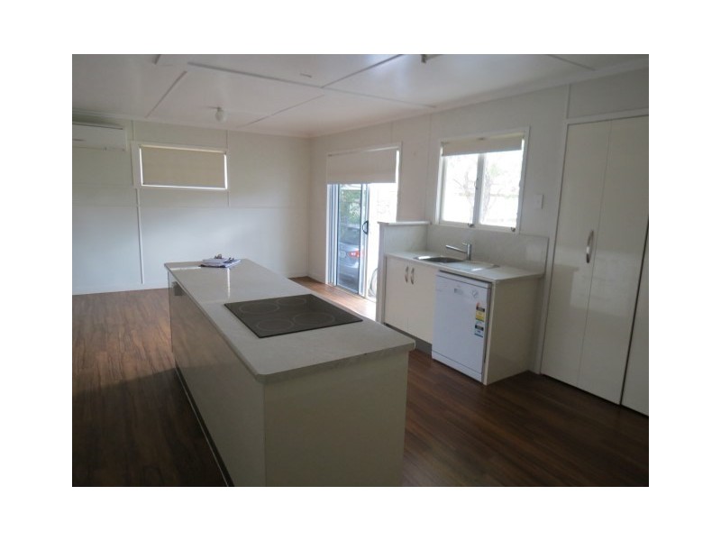 122 Currey, Roma QLD 4455