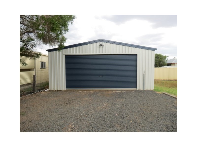 122 Currey, Roma QLD 4455