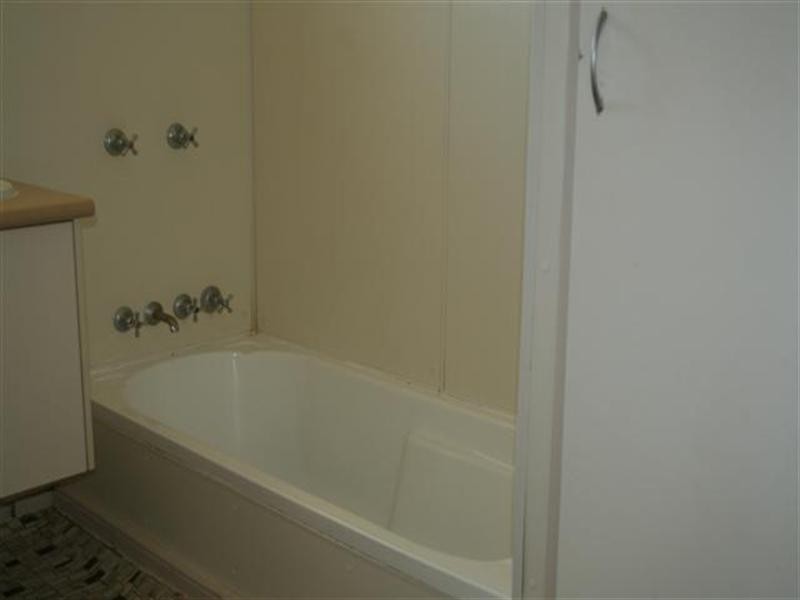 31 Elmer Street, Roma QLD 4455