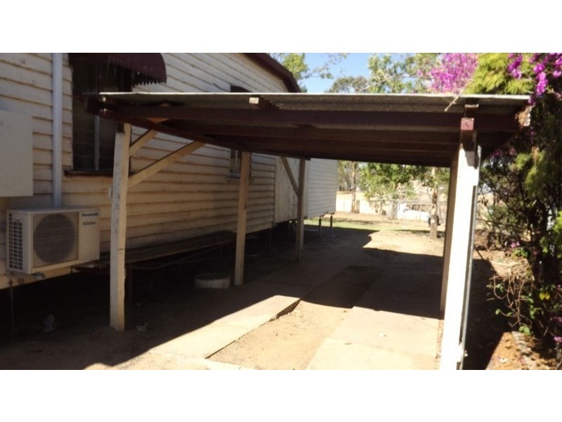 47 Northern Road, Roma QLD 4455