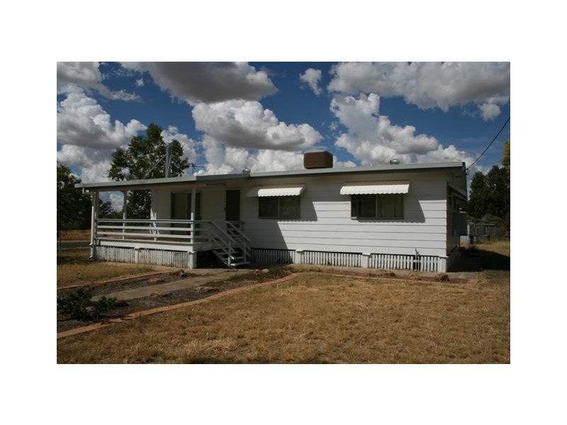 2 Elmer Street, Roma QLD 4455