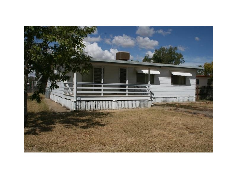 2 Elmer Street, Roma QLD 4455