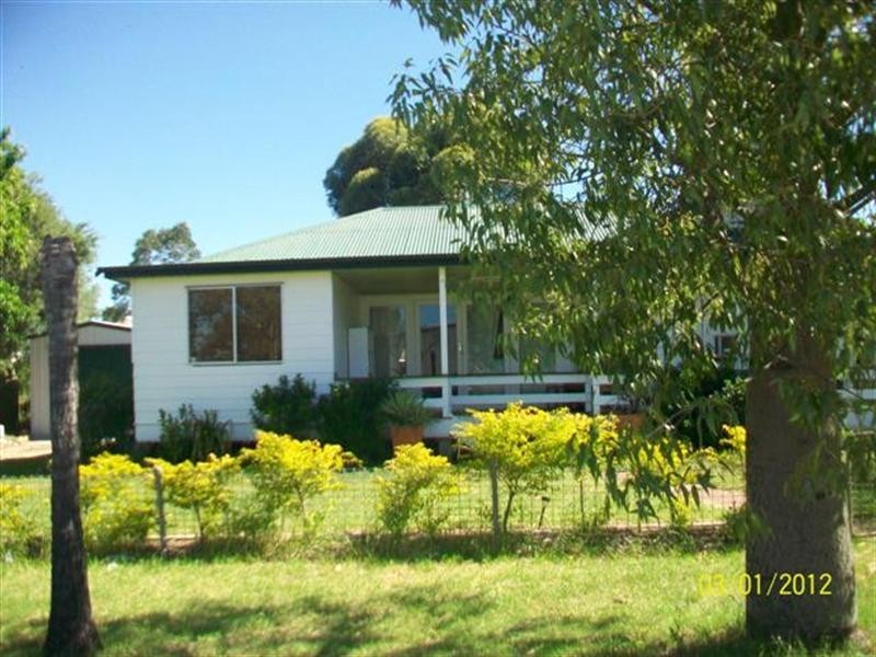 14 Russell Street, Roma QLD 4455