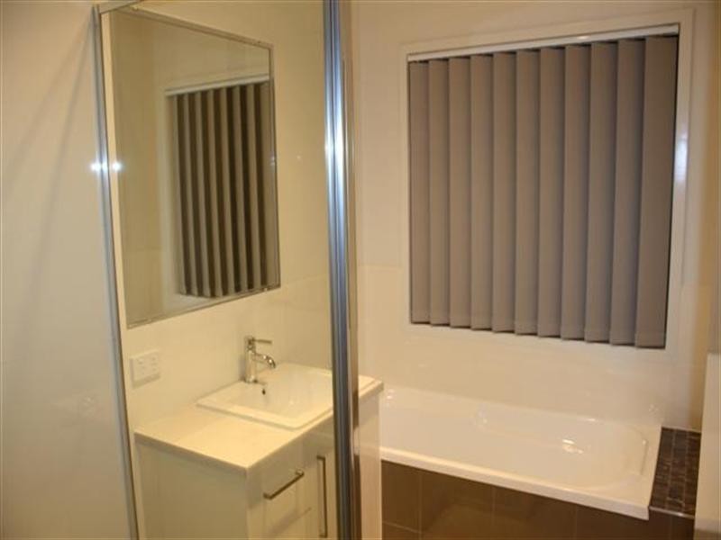 17 Beetson Drive, Roma QLD 4455