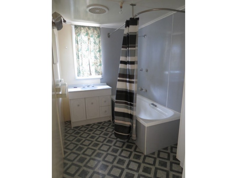 87 Hawthorne Street, Roma QLD 4455