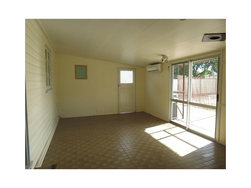 87 Hawthorne Street, Roma QLD 4455