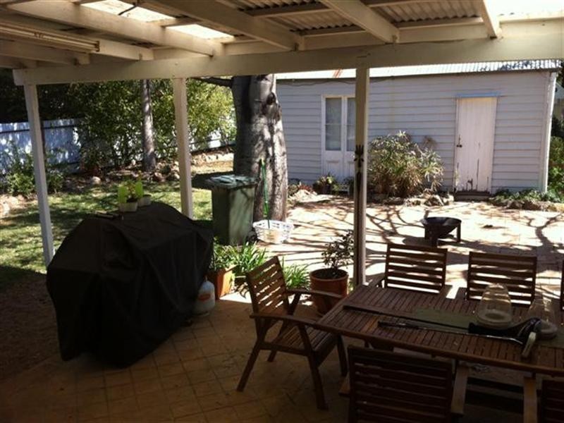 127 Arthur Street, Roma QLD 4455