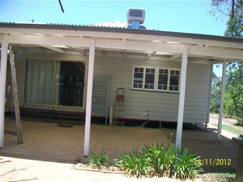 127 Arthur Street, Roma QLD 4455