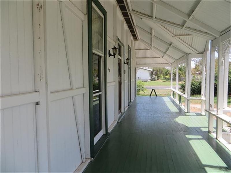 48 Bowen Street, Roma QLD 4455