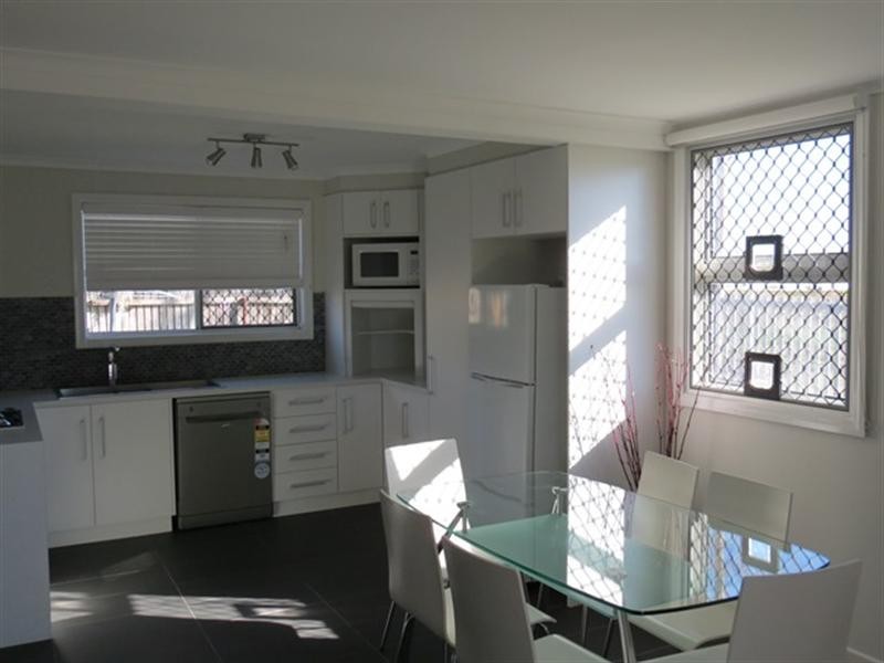 2/105 Bowen, Roma QLD 4455