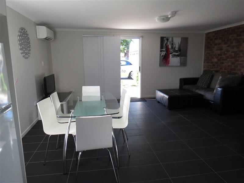 2/105 Bowen, Roma QLD 4455