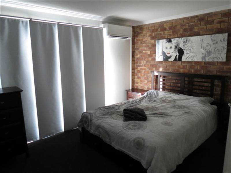 2/105 Bowen, Roma QLD 4455