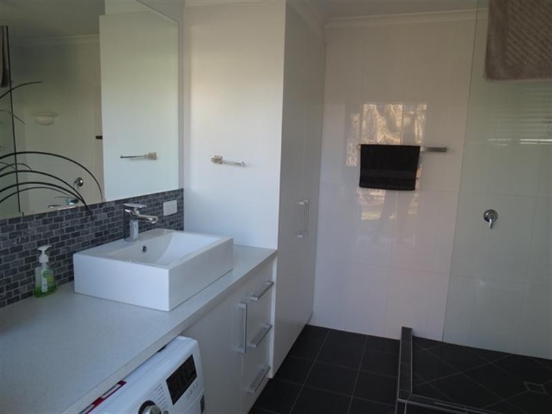 2/105 Bowen, Roma QLD 4455