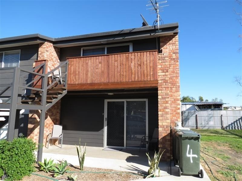 2/105 Bowen, Roma QLD 4455