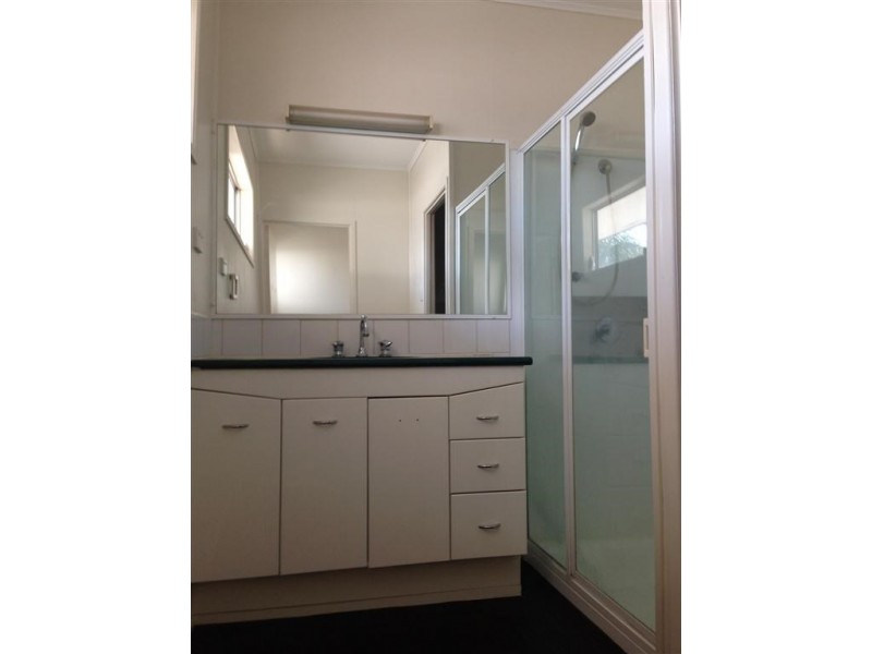 8-10 Laman Street, Roma QLD 4455