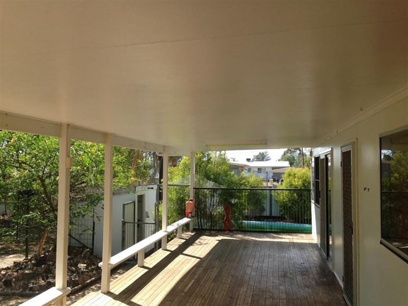 8-10 Laman Street, Roma QLD 4455