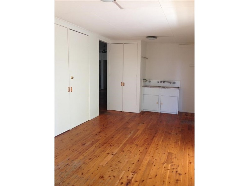 8-10 Laman Street, Roma QLD 4455