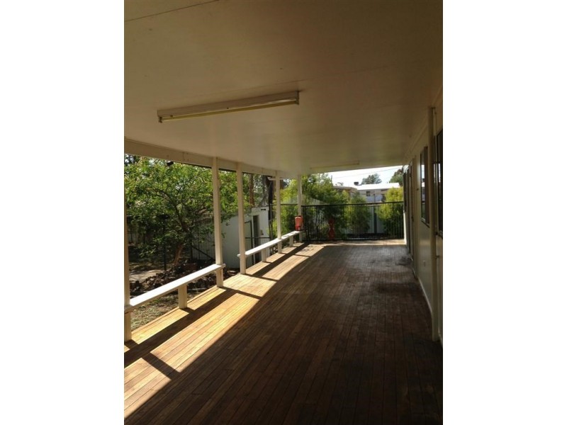 8-10 Laman Street, Roma QLD 4455