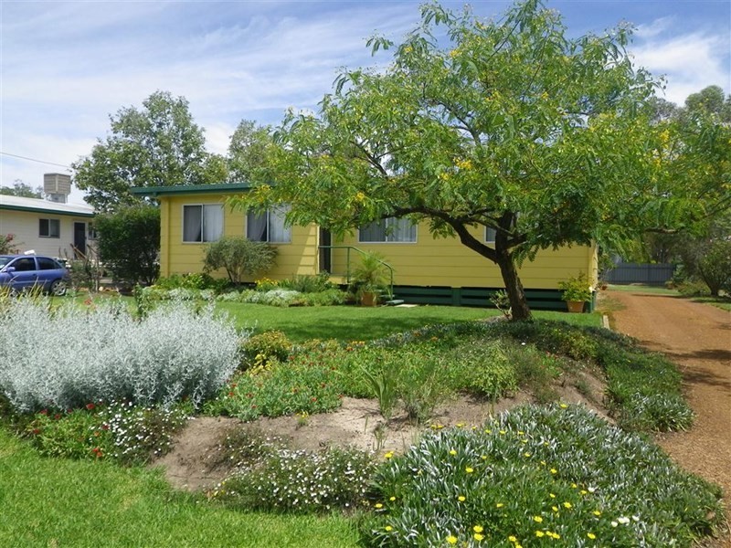 5 Elmer Street, Roma QLD 4455