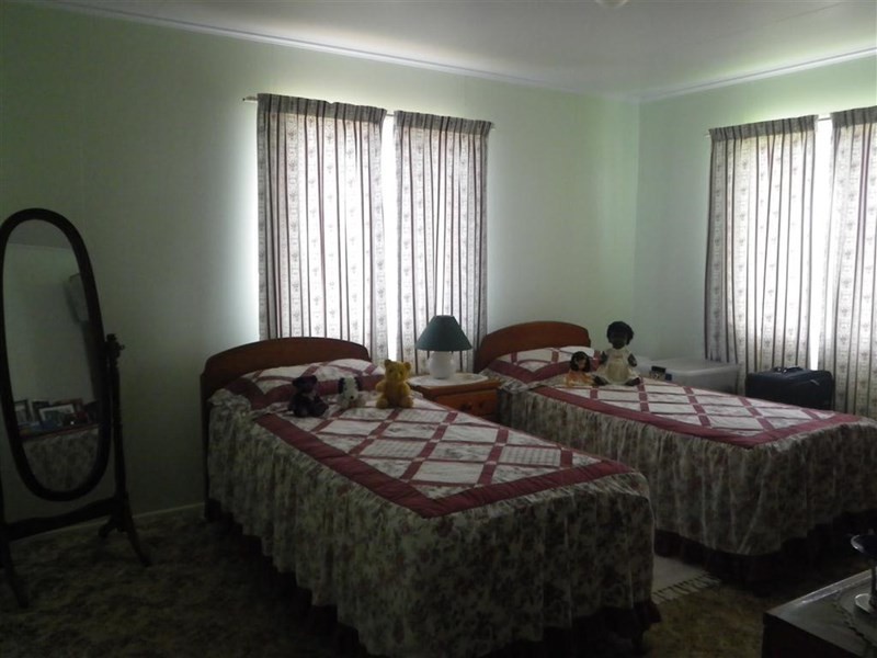 5 Elmer Street, Roma QLD 4455