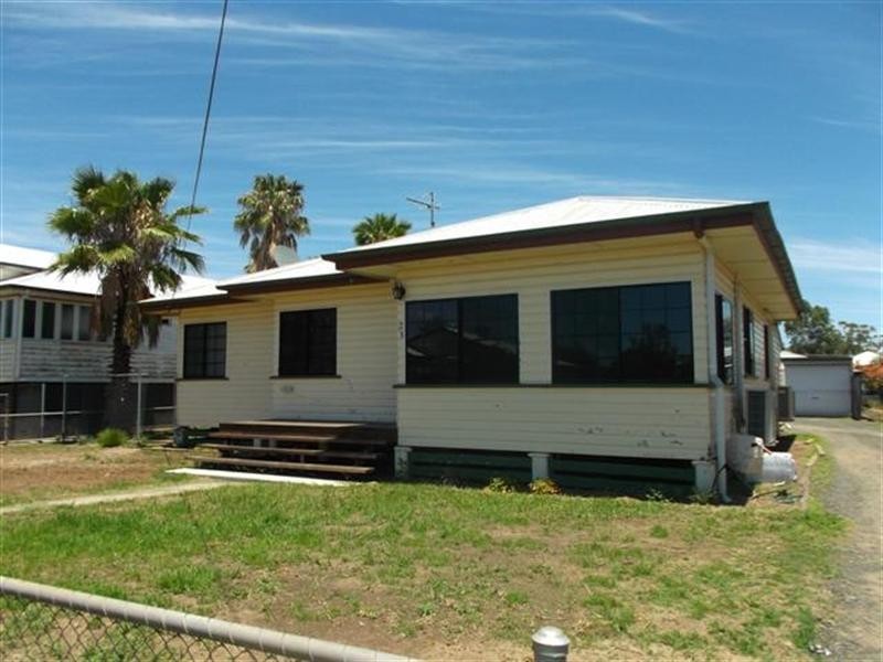 23 Arthur Street, Roma QLD 4455