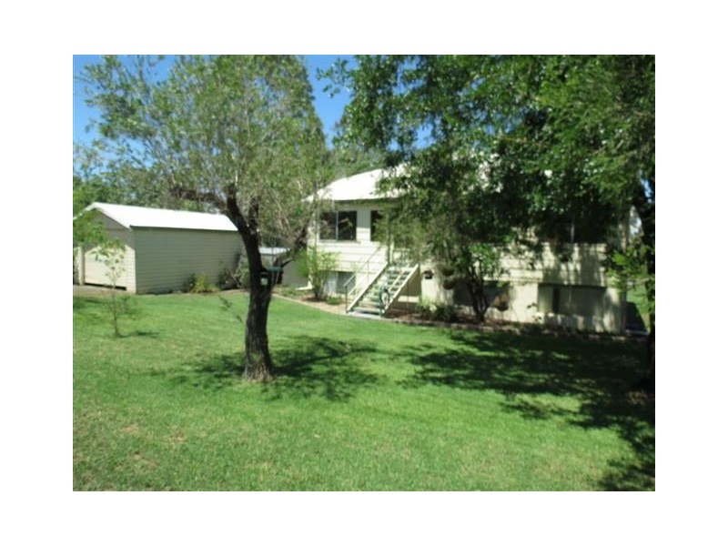 41 Northern Road, Roma QLD 4455