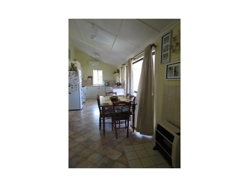 41 Northern Road, Roma QLD 4455