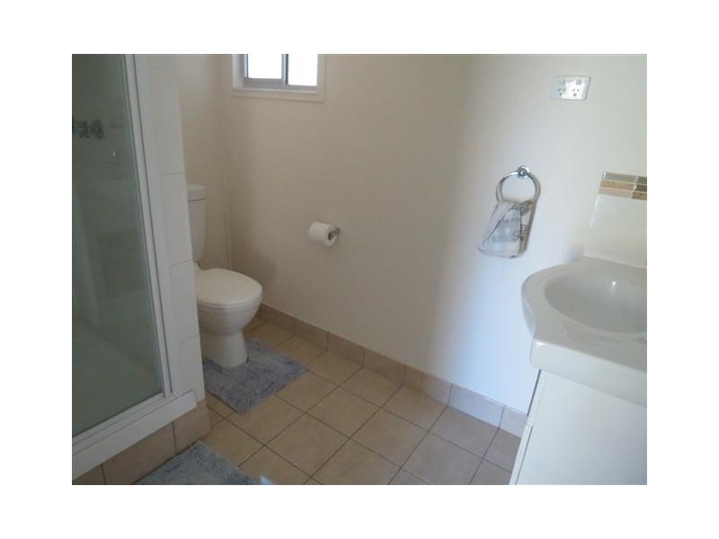 41 Northern Road, Roma QLD 4455