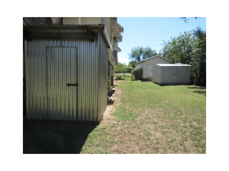 41 Northern Road, Roma QLD 4455