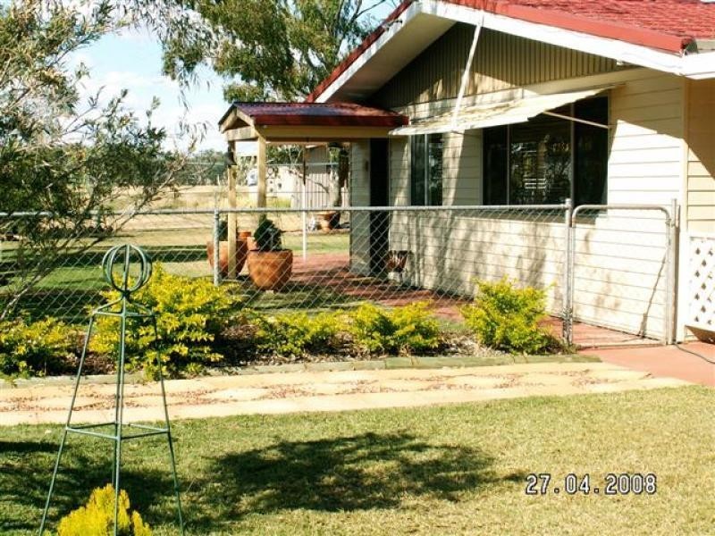 34-38 Edwardes Street, Roma QLD 4455