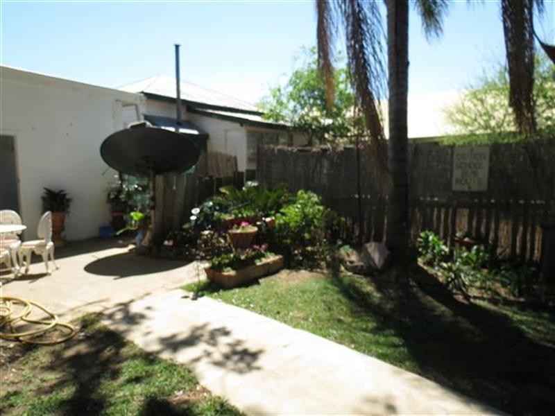 32 Cambridge Street, Mitchell QLD 4465