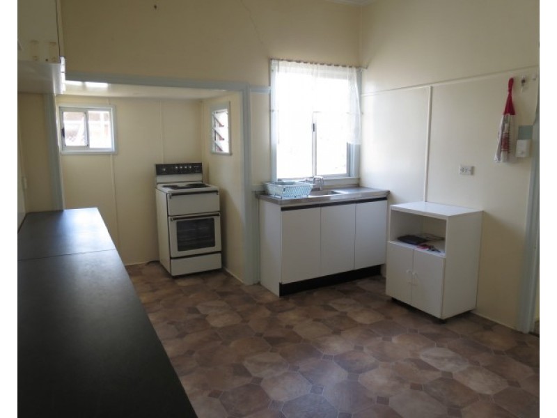 87 Hawthorne, Roma QLD 4455