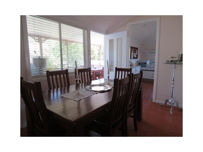 9 Albert Street, Roma QLD 4455