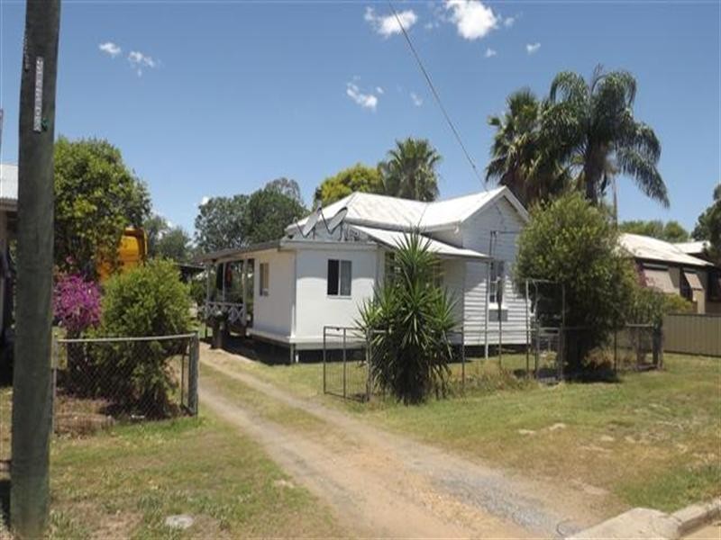 33 Annandale Street, Injune QLD 4454