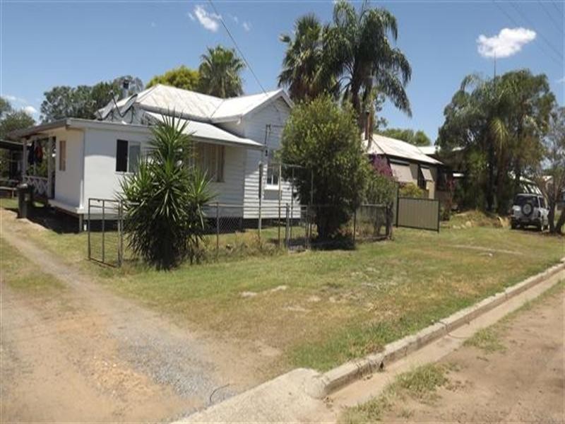 33 Annandale Street, Injune QLD 4454