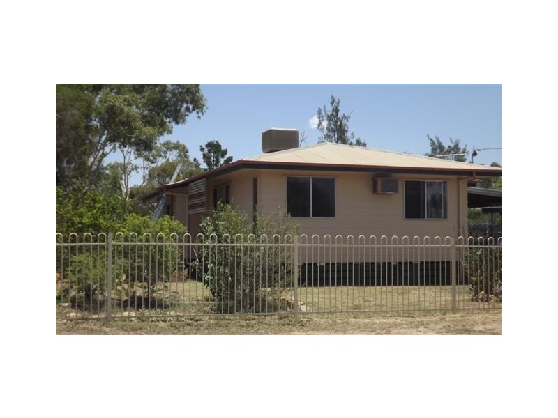 23 Elmer Street, Roma QLD 4455