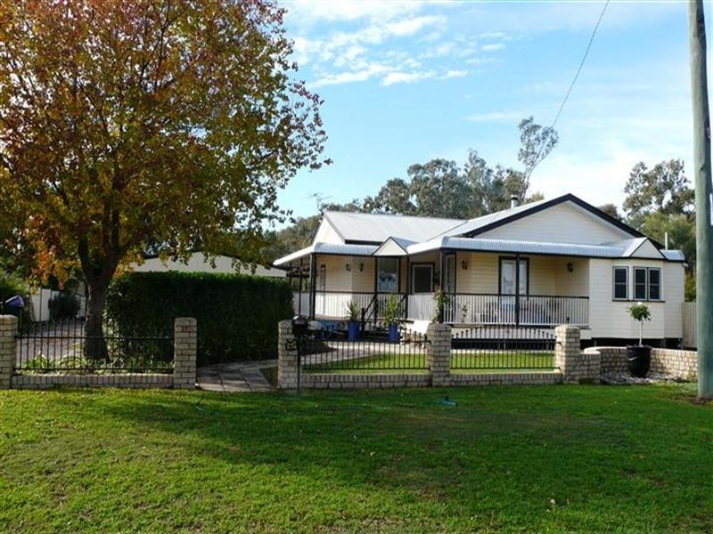 234 Edwardes Street, Roma QLD 4455