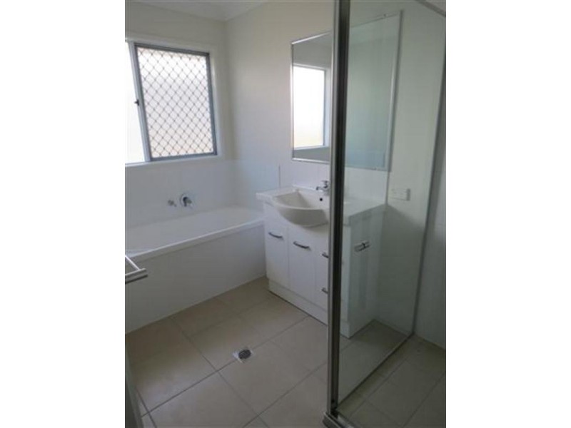 5 Wattle Court, Roma QLD 4455