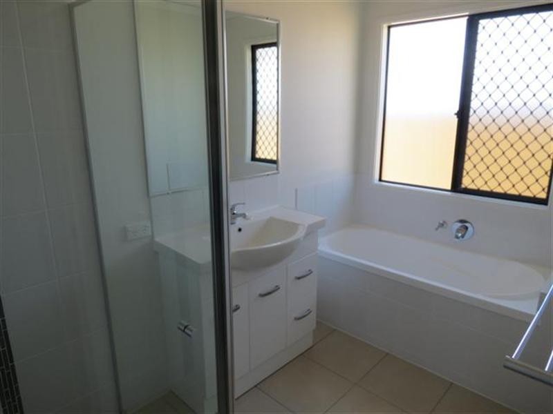 78 Currey Street, Roma QLD 4455