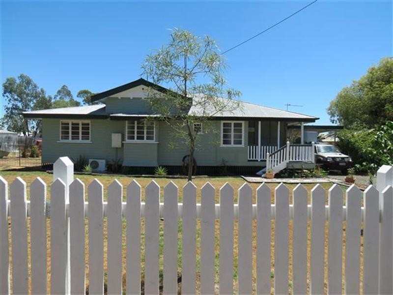 9 Timbury Street, Roma QLD 4455