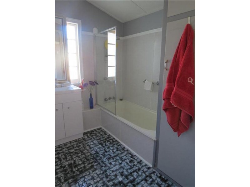 9 Timbury Street, Roma QLD 4455