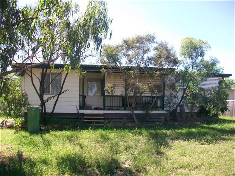 24 Wright Street, Roma QLD 4455