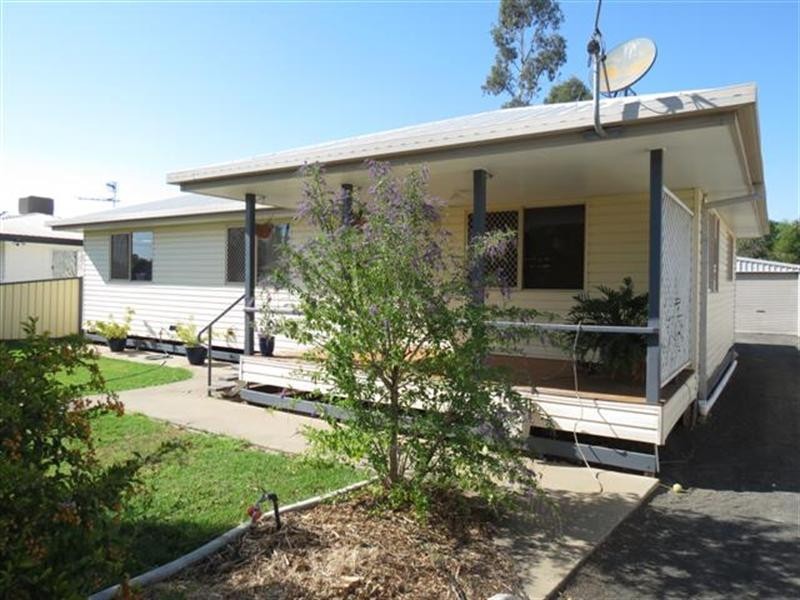 8 Derry Street, Roma QLD 4455