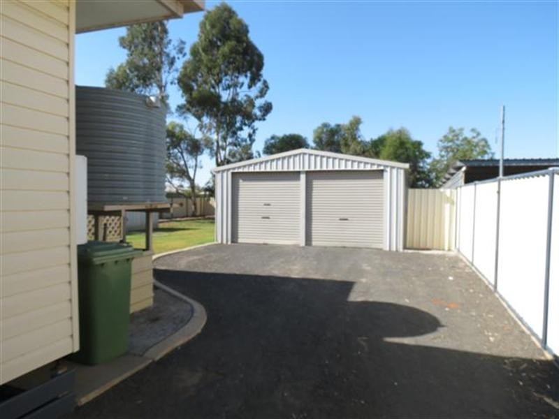 8 Derry Street, Roma QLD 4455