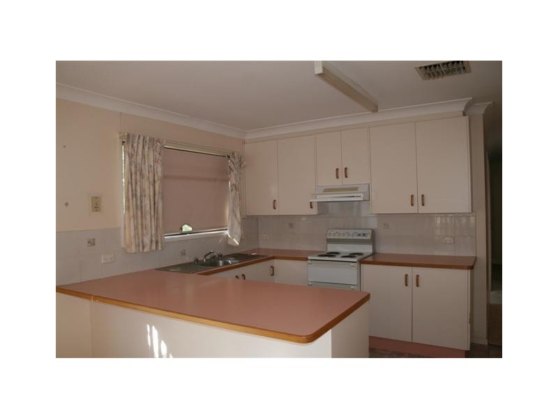 26 Howard Street, Roma QLD 4455