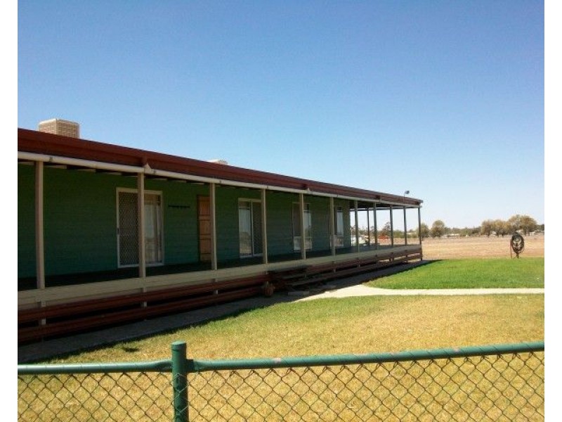 166 Duke Street, Roma QLD 4455