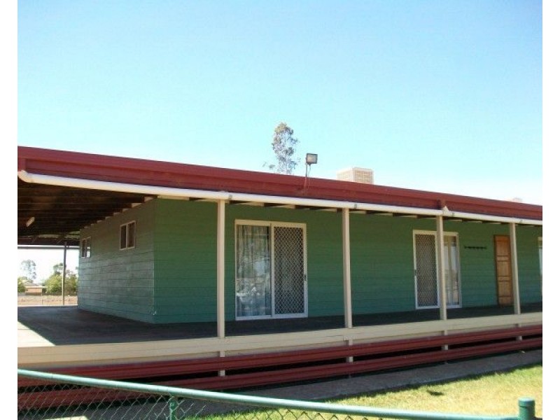 166 Duke Street, Roma QLD 4455