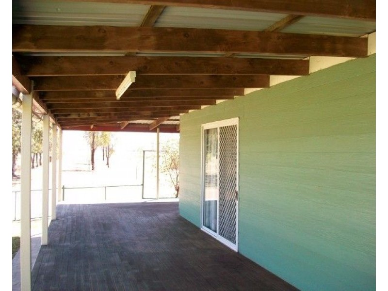 166 Duke Street, Roma QLD 4455