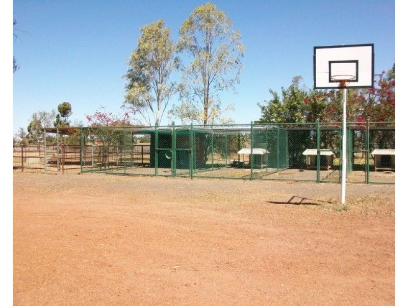 166 Duke Street, Roma QLD 4455