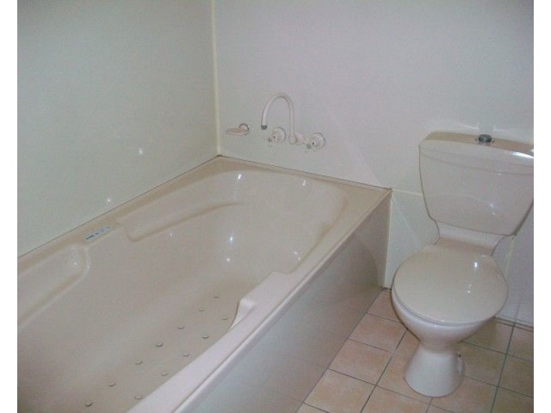 166 Duke Street, Roma QLD 4455